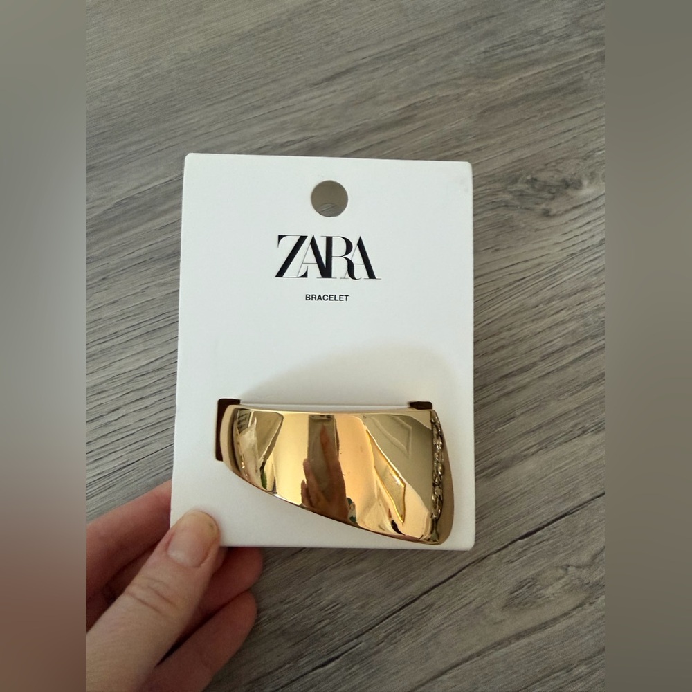 Zara metal cuff bracelet gold
